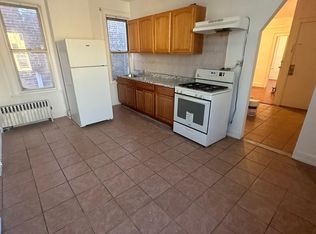 932 E 217th St #2, Bronx, NY 10469
