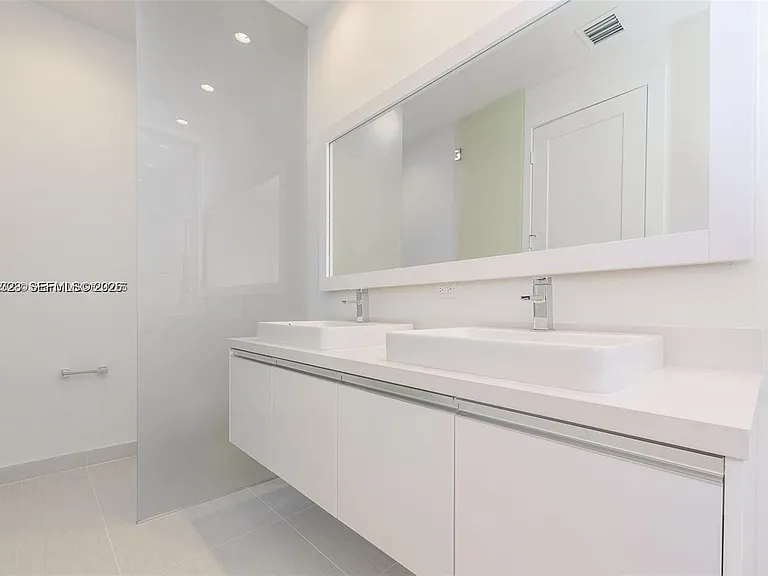 10245 NW 63rd Ter #201 — Photo 23