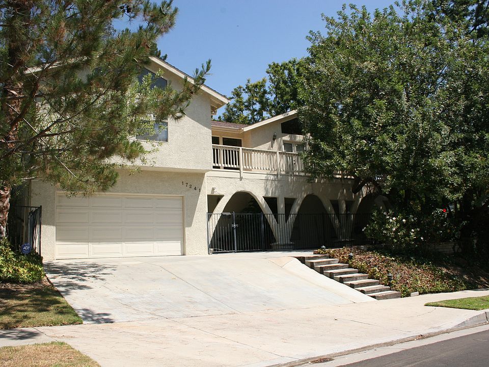 1st image of 17241 Westbury Dr