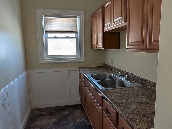 5th image of 6 Brandon Rd APT 2