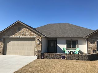 4460 Reid Dr, Wamego, KS 66547