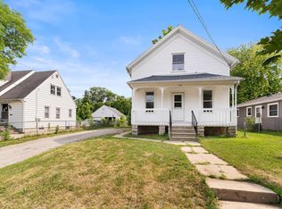 253 W 19th Ave, Oshkosh, WI 54902