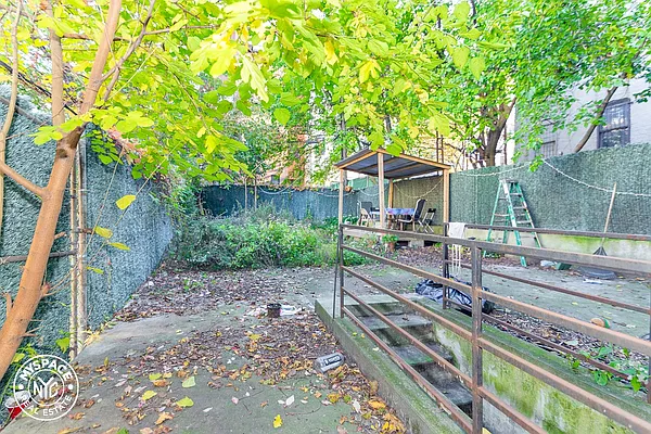 Rented by MySpaceNYC | media 10