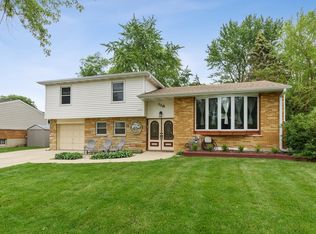 119 N Norman Dr, Palatine, IL 60074