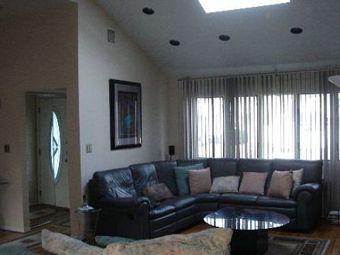 3rd image of 594 Wagstaff Dr