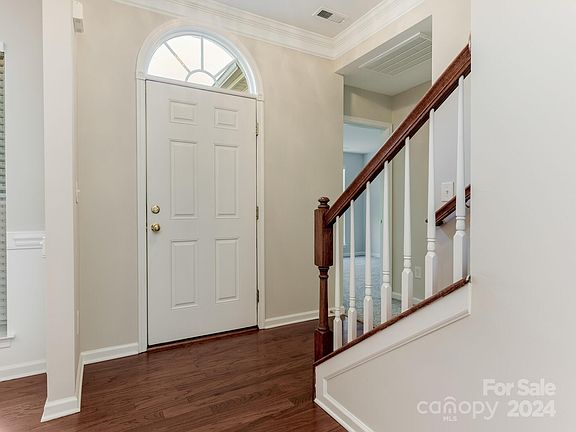 3rd image of 7771 Sedgebrook Dr E