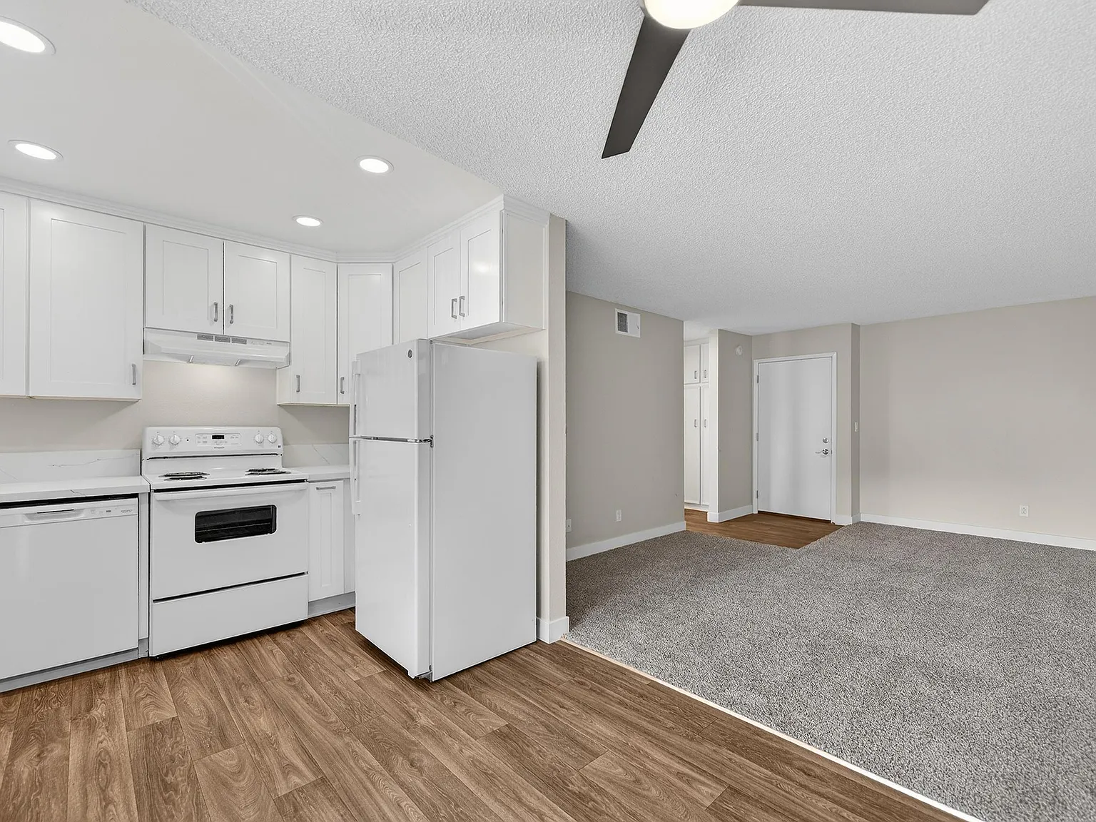 Prado Apartments — Photo 3