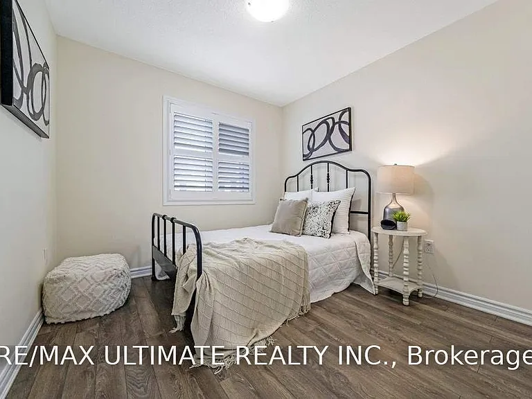 2444 Fall Harvest Cres — Photo 24