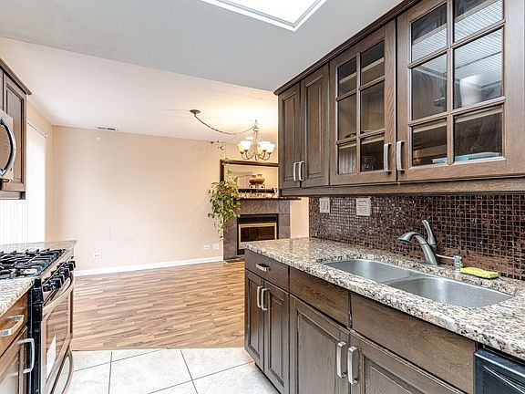 5th image of 1210 N Isle Royal Cir