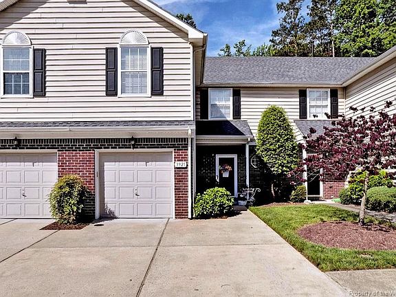 2nd image of 3921 Cromwell Ln