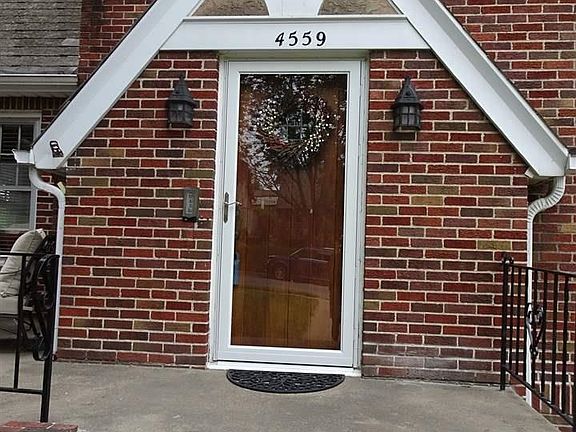 3rd image of 4559 Shirley St