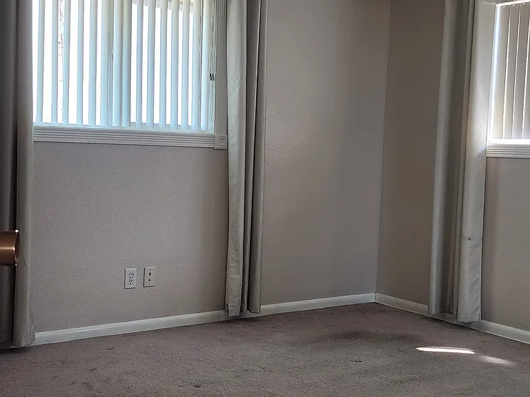 7995 Hazelgreen Rd NE — Photo 17