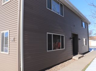 906 C Ave NW #3, Cedar Rapids, IA 52405