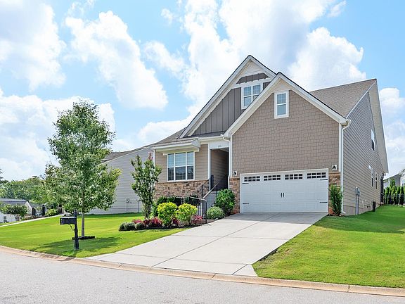 4th image of 231 Double Crest Dr