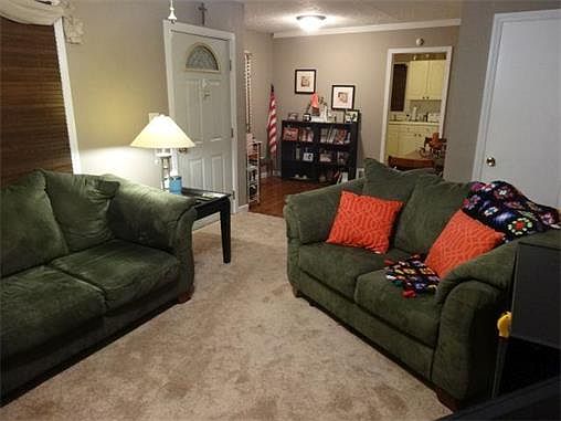 4th image of 3013 S Hedges Ave