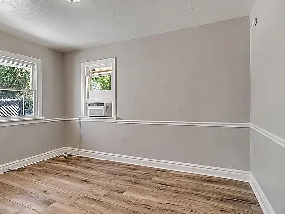2846 Van Buren Ave — Photo 12