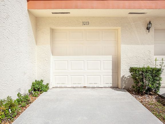 4th image of 3213 Laurel Oaks Ln