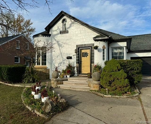 1st image of 20501 Shady Lane Ave