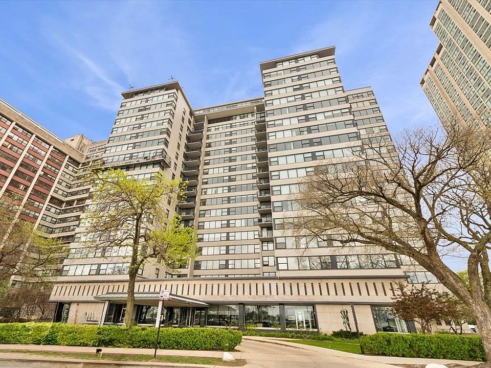 1st image of 3440 N Lake Shore Dr APT 14B