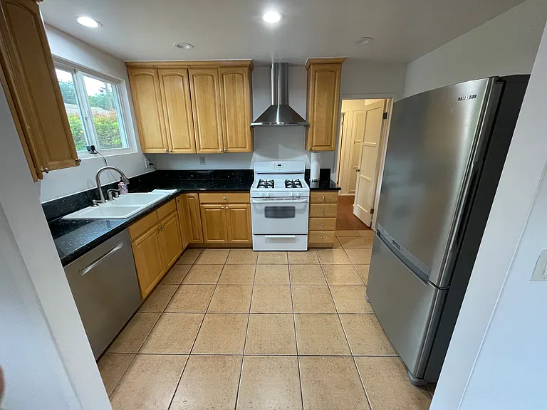 6136 Oliva Ave — Photo 12