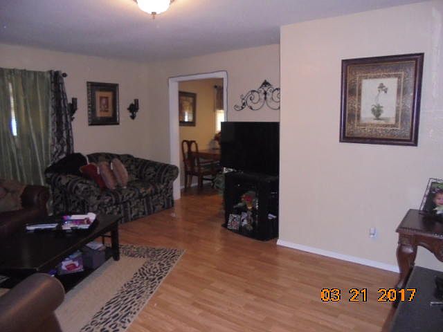 2nd image of 722 Nw #M