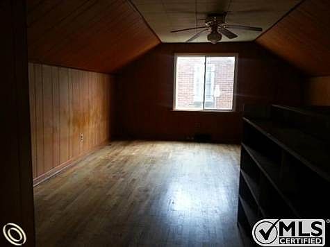 MASTER BEDROOM.jpg