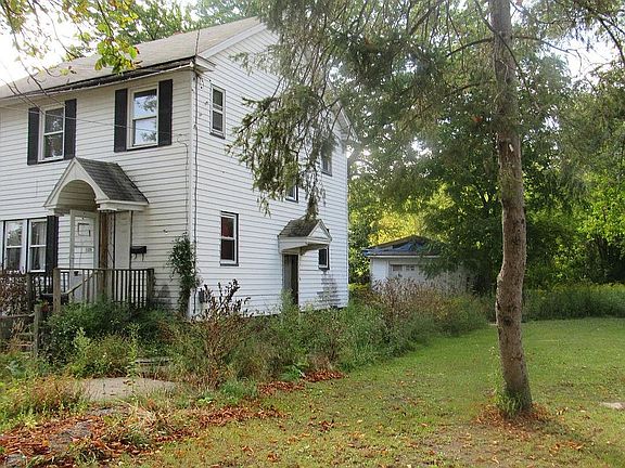 3rd image of 323 S 15th St