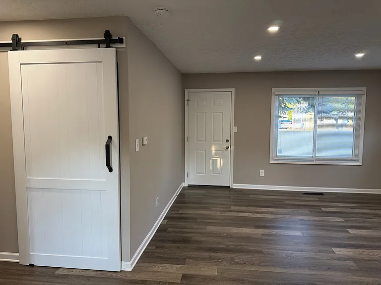 3551 Paxton Dr — Photo 10
