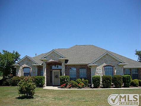 2nd image of 2301 Yucatan Dr