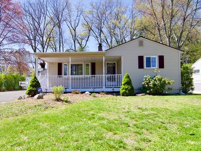 9 Robbin Rd, Enfield, CT, 06082
