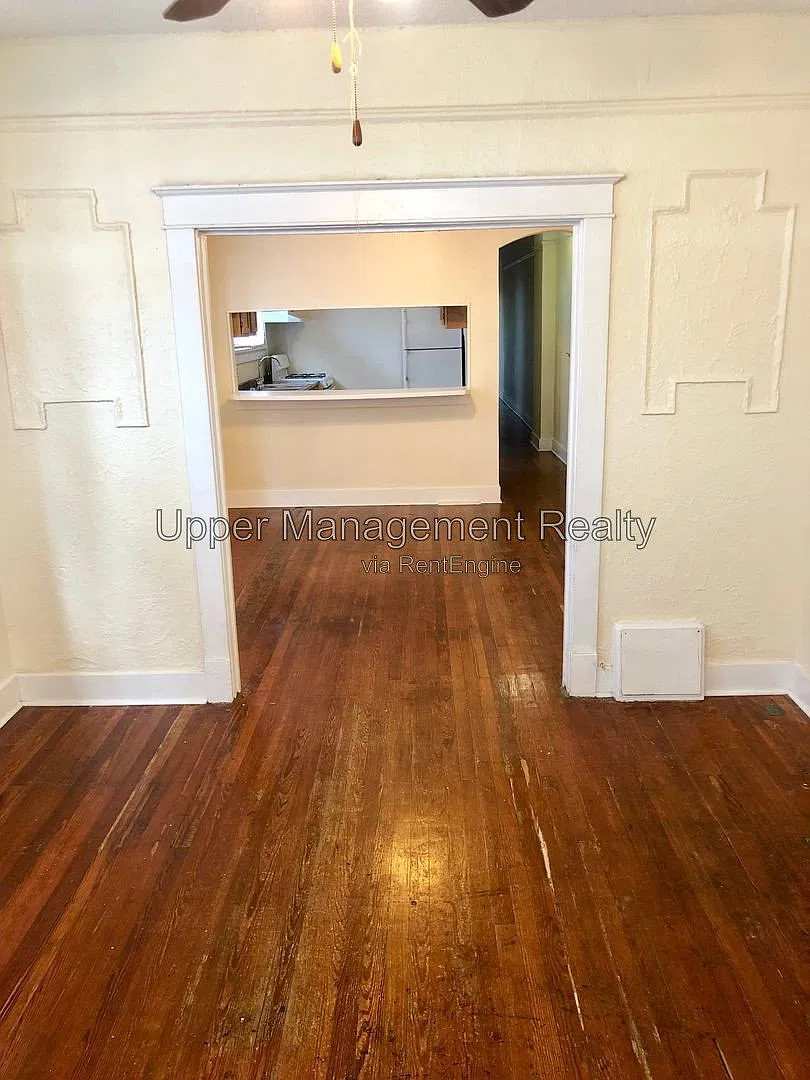 3 bed, 2.0 bath, 1400 sqft, $1,600 — Photo 3