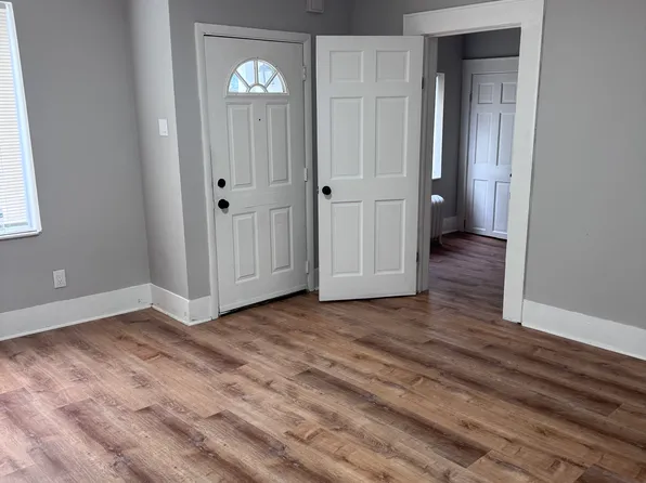 649 3rd St APT 1, Albany, NY 12206