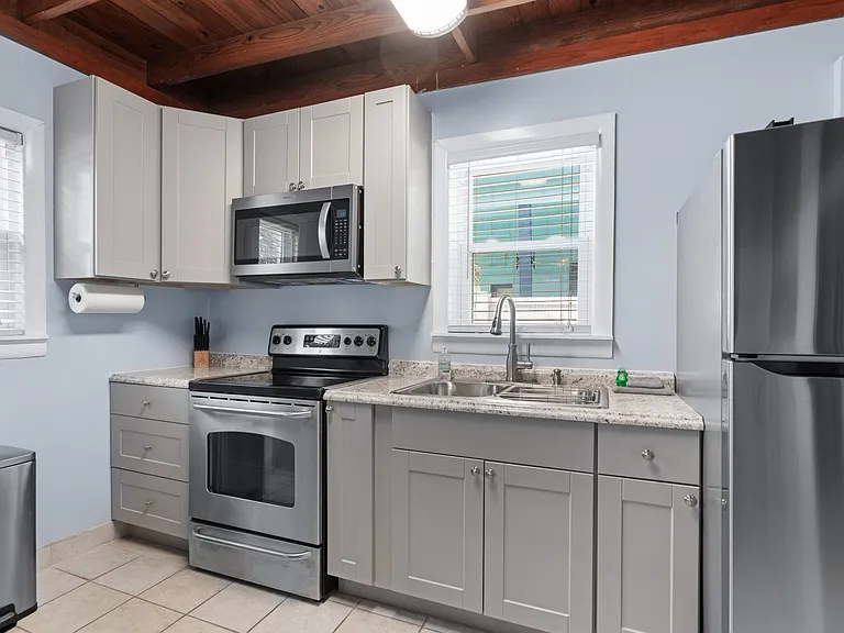 900 S Ocean Blvd — Photo 13