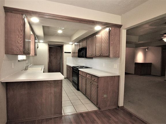 4th image of 3800 Seaward Cir