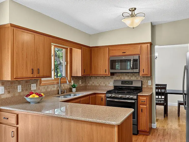 9983 Balmoral Ln — Photo 8