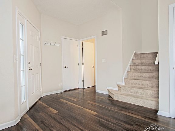 3rd image of 142 Stockton Dr