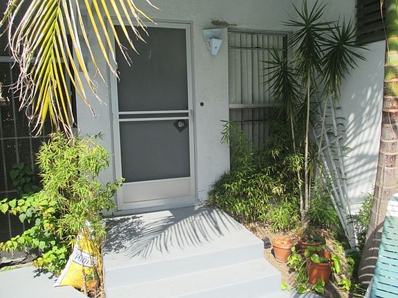 3rd image of 3711 Mentone Ave APT 1