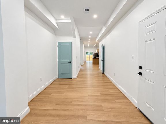 5th image of 1112 Guilford Ave