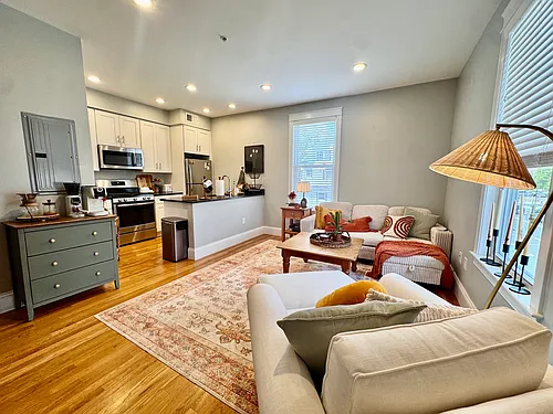 405 S Huntington Ave Photo 1
