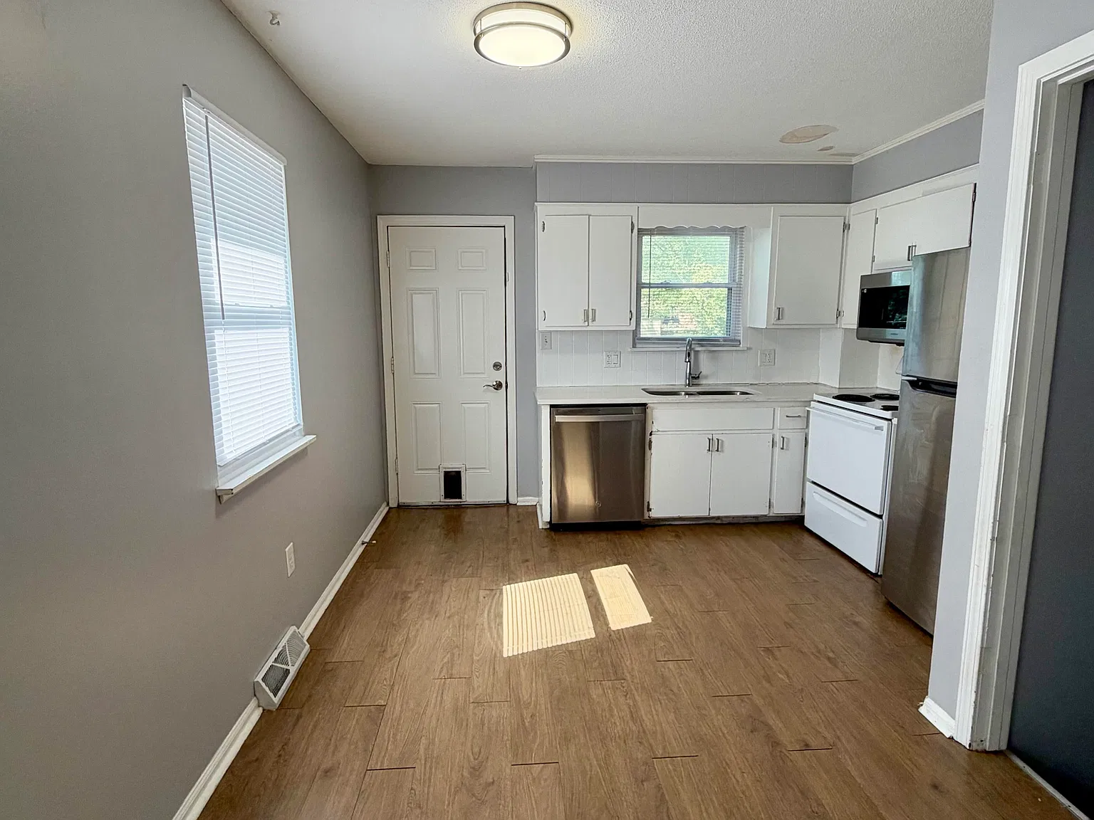4 bed, 1440 sqft, $1,480 — Photo 4