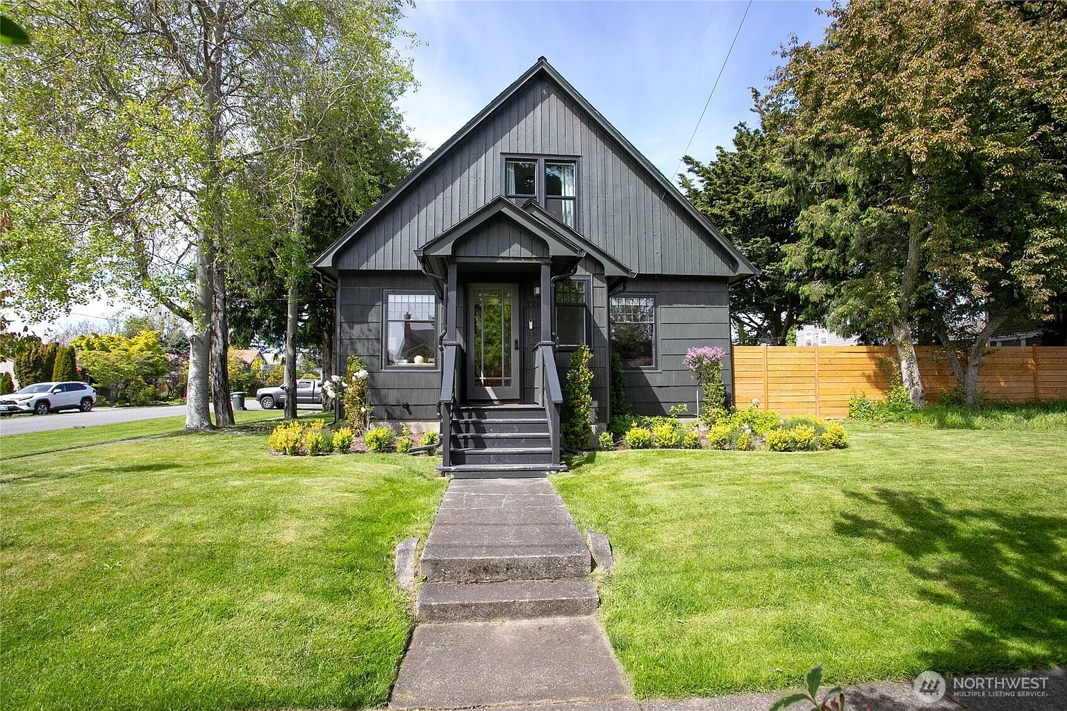 2210 Washington Street photo 1