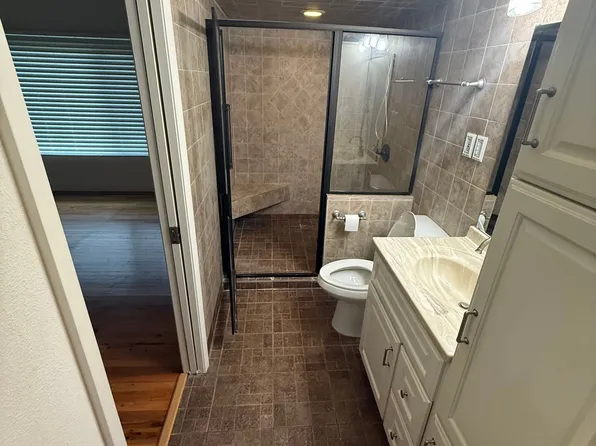 700 Mercedes St, Benbrook, TX 76126
