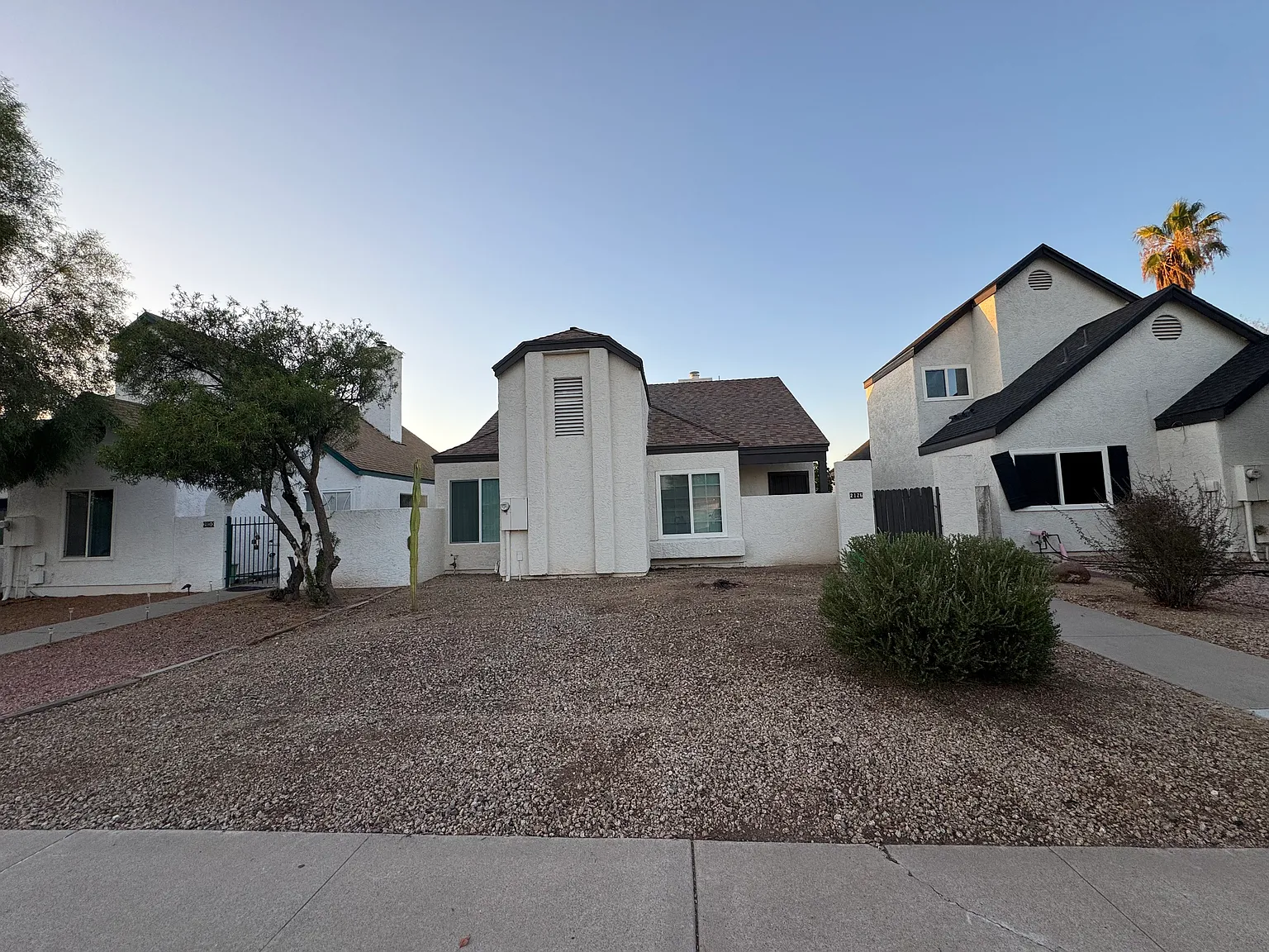 2126 W Monona Dr — Photo 3