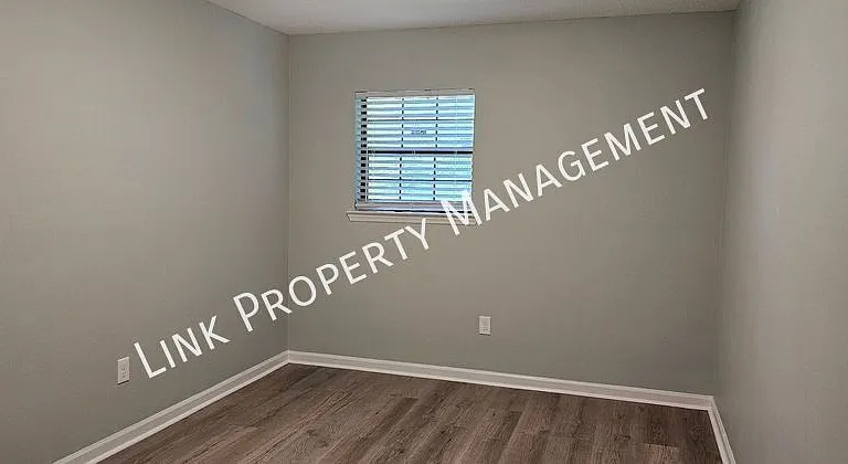 900 Peppermill Rd #900A — Photo 5