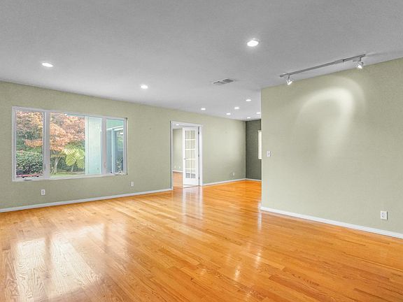 5th image of 2744 Ceilhunt Ave