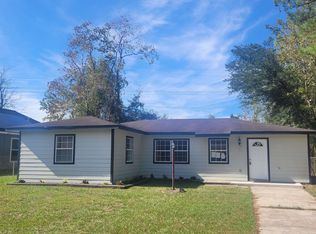 3325 Lincoln Dr, Orange, TX 77630