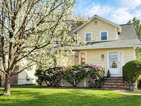 30 Middle St, Lexington, MA 02421
