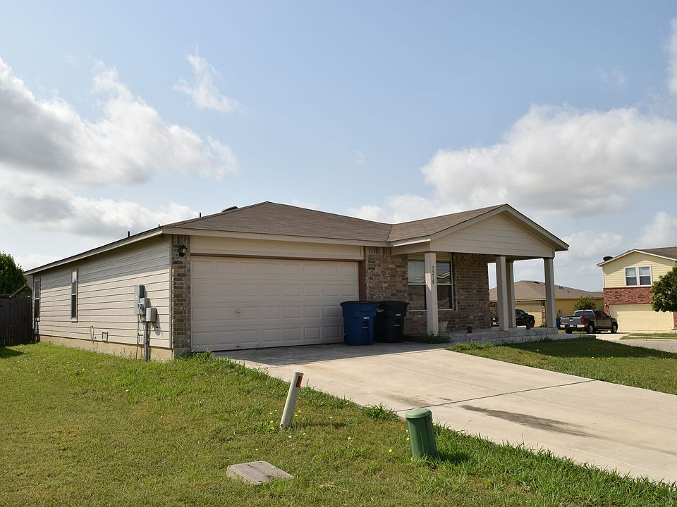 2nd image of 3210 Crested Creek Dr