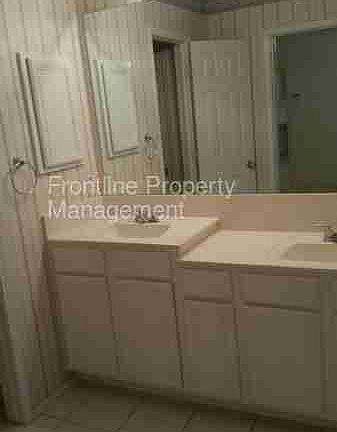5th image of 4828 Park Brook Dr