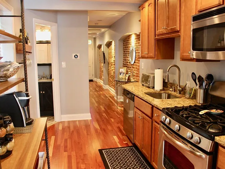2528 Fleet St — Photo 4